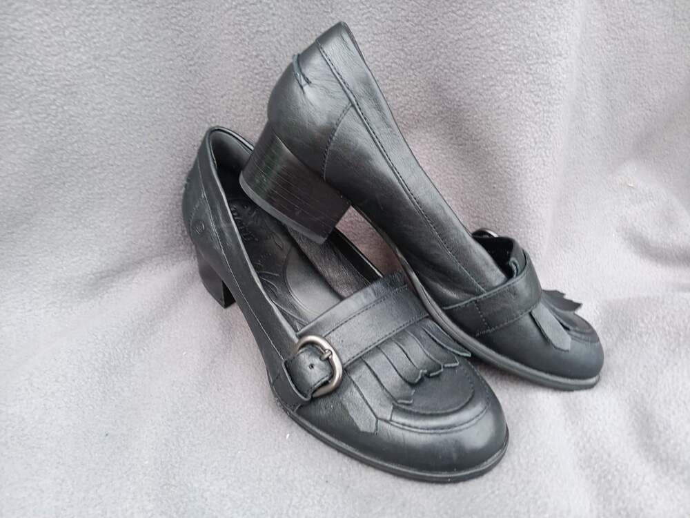 Born Women’s Size 9 Black Leather Slip On Loafers Fringe Buckle Accent Comfort
